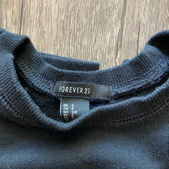 Forever 21 Cropped Crewneck Sweatshirt - Picture 2 of 2